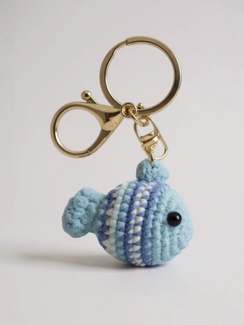 Bijou de Sac au Crochet Bébé Poisson Rouge Bleu