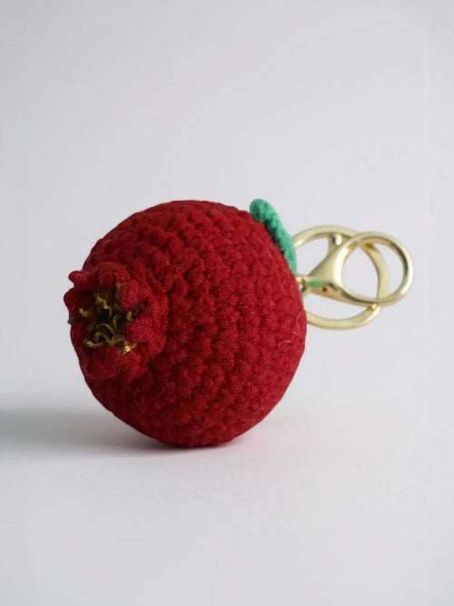 Bijou de Sac au Crochet Grenade Rouge