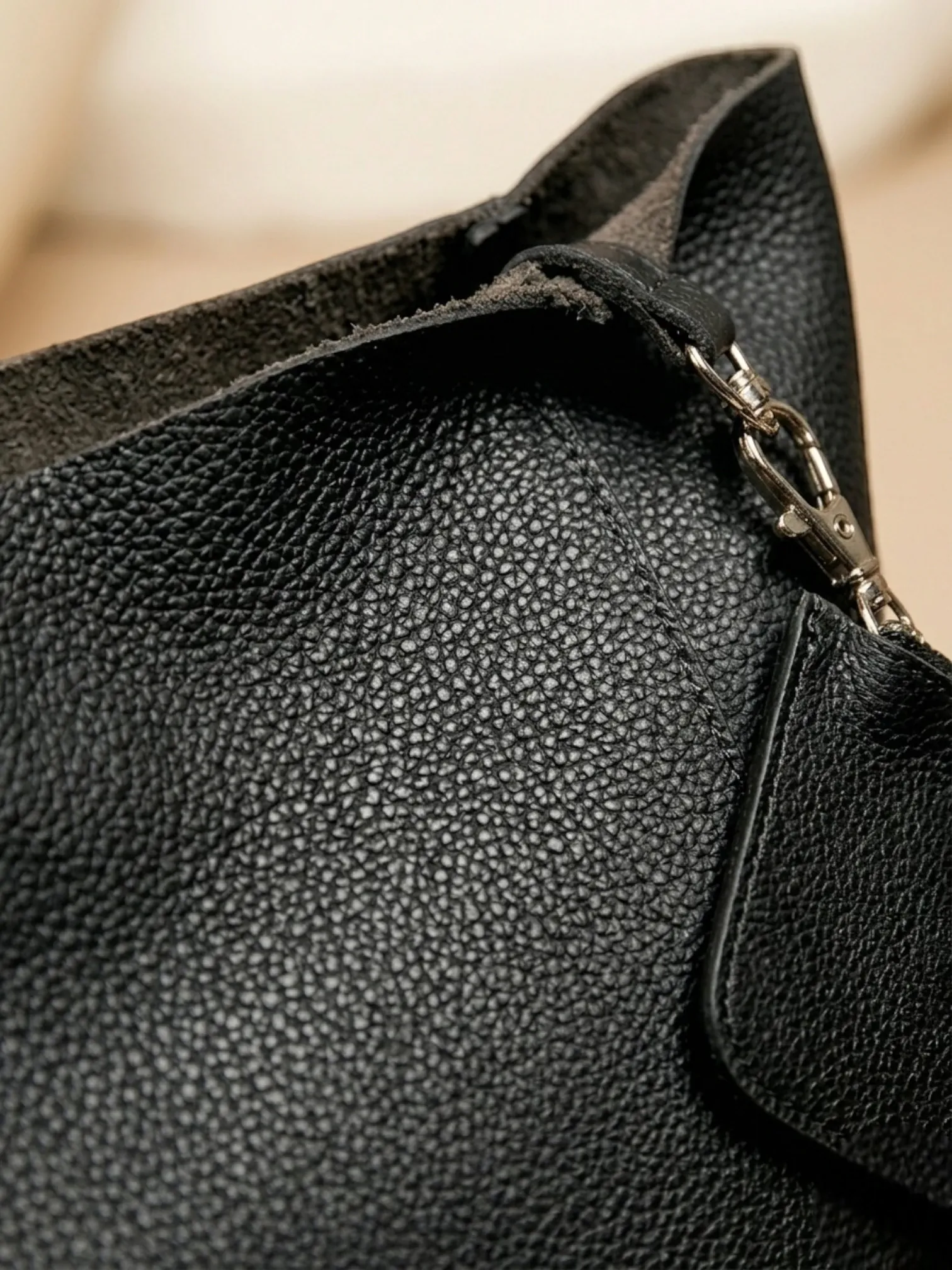 Grand Sac Cabas en Cuir Épais Noir