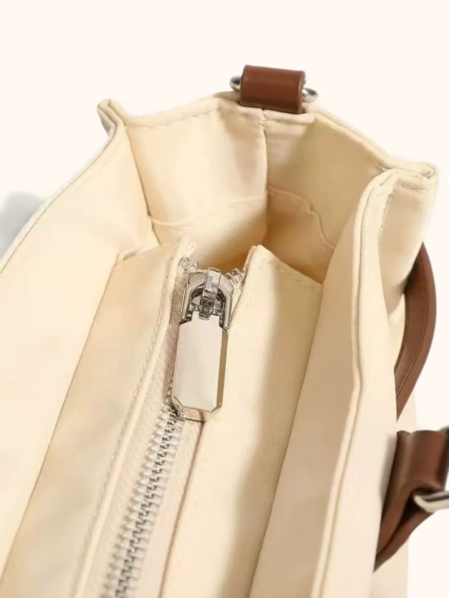 Sac a Main a Dos de Cours Beige