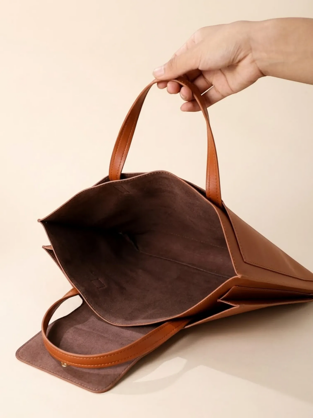 Sac Ordinateur Fin en Similicuir Camel