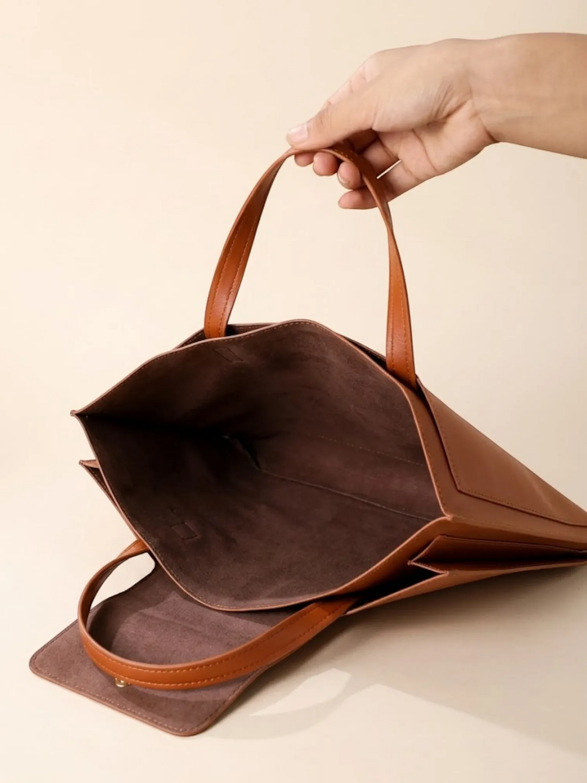 Sac Ordinateur Fin en Similicuir Camel